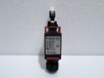Bernstein 188-UV16Z DGKw Roller Lever Limit Switch - Image 2